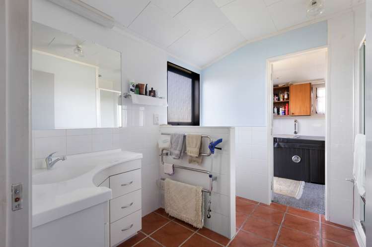 131 Athenree Road Athenree_10