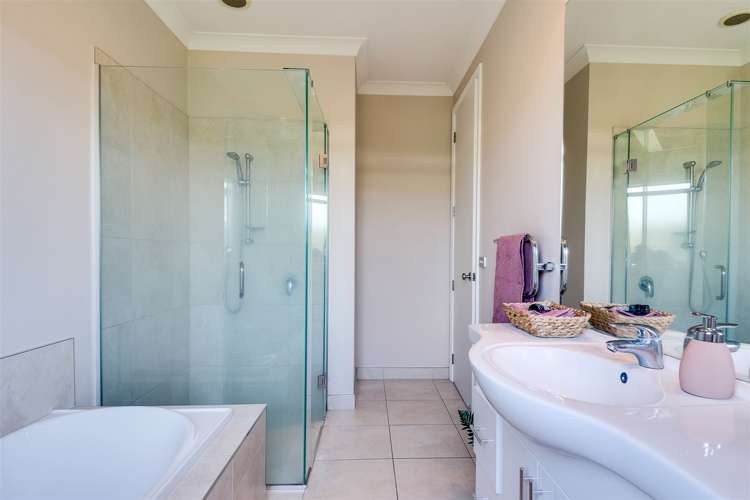 117 Hunter Drive Awatoto_13