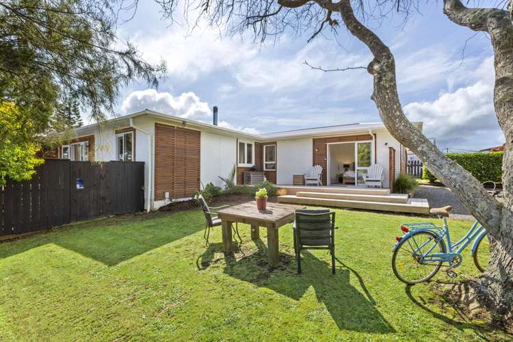 13 Sunshine Rise Raglan_14