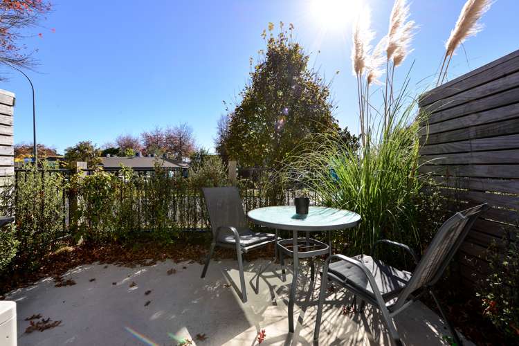 2/13 Palmerston Street Hamilton Central_17