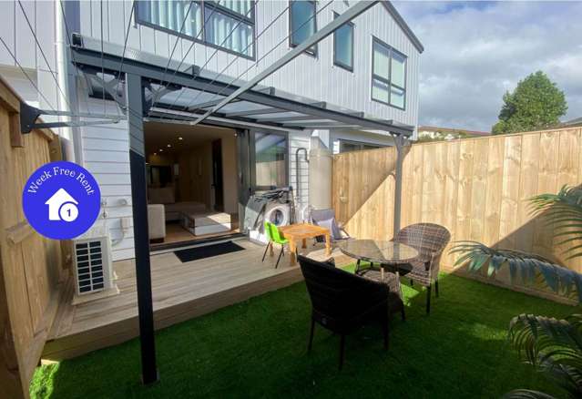 Modern Fully Furnished 2-Bedroom & A Study wit...