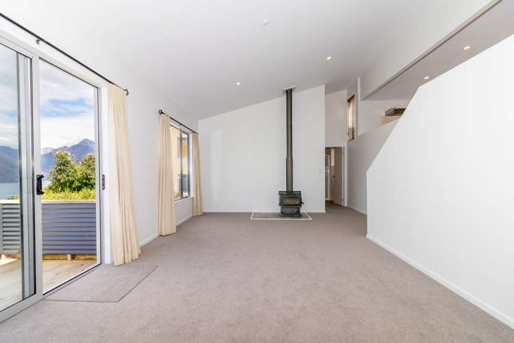 19a Arawata Terrace Fernhill/Sunshine Bay_2