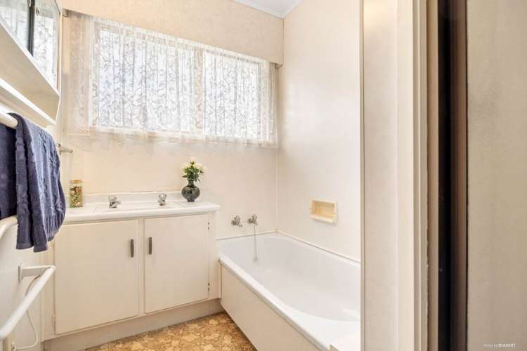 1/50 Luton Avenue Sunnyhills_10