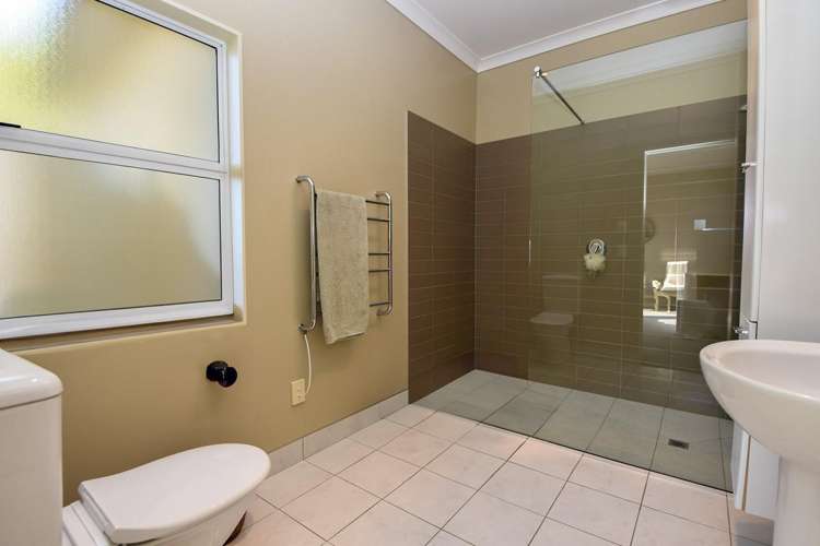 26 Deller Drive Carterton_14