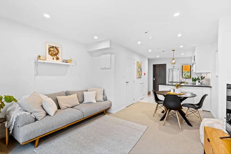 15/18 Hewlett Road Massey_4