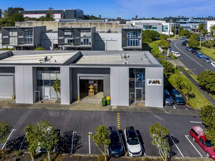 8/11 Orbit Drive Albany_5