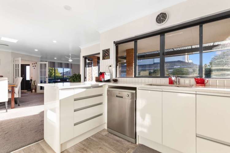 53 Santa Monica Drive Papamoa_6