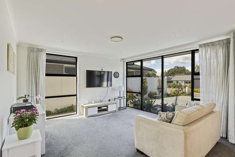 10 Mackillop Way Brooklands_16