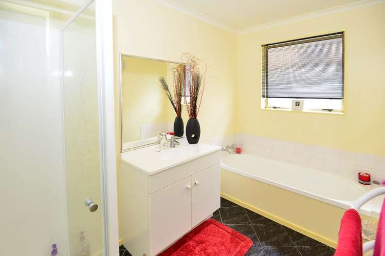 37 Spencer Road Oteha_15