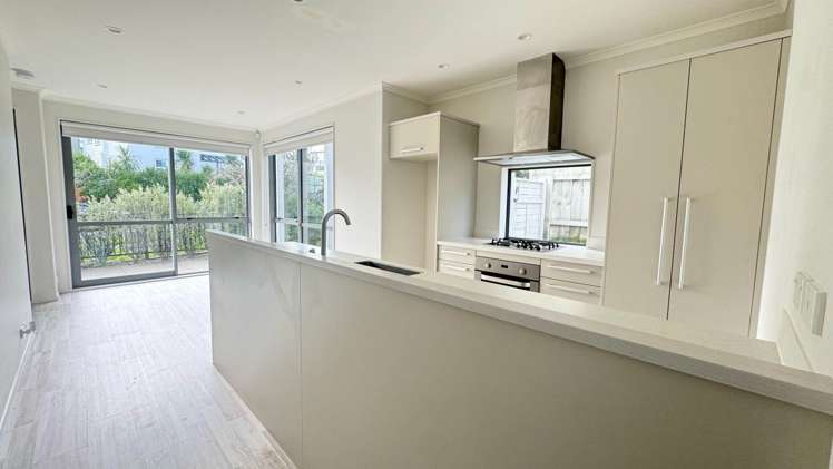 78 Matairangi Avenue Totara Heights_2