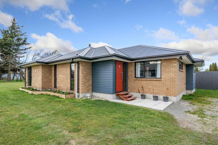 6 High Street Waddington_23