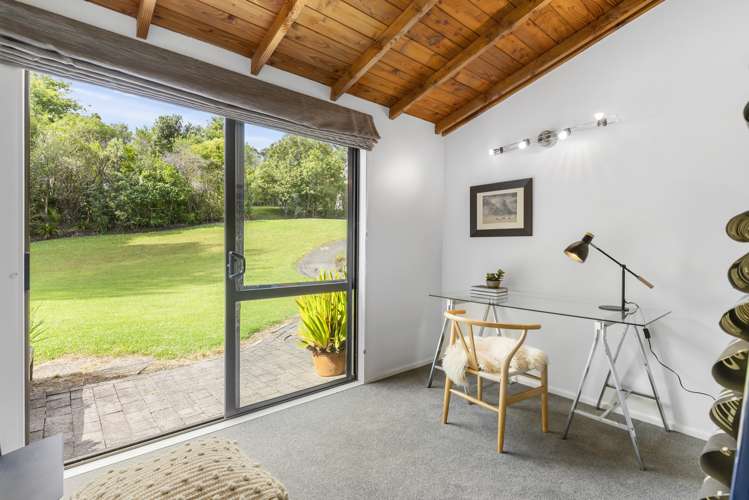 48 Attwood Road Paremoremo_12