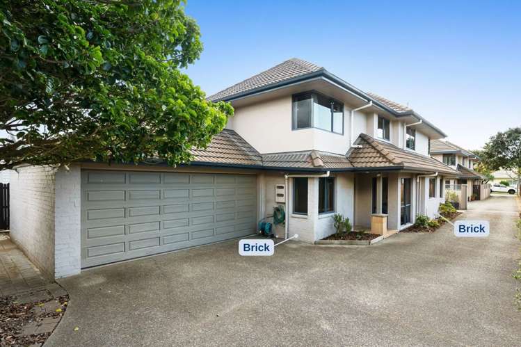 2/6 Eastern Beach Road Eastern Beach_0