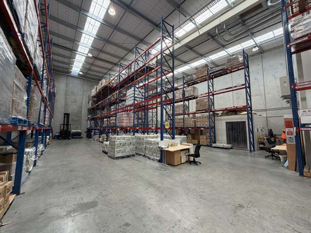 Tilt-slab warehouse with racking and chiller