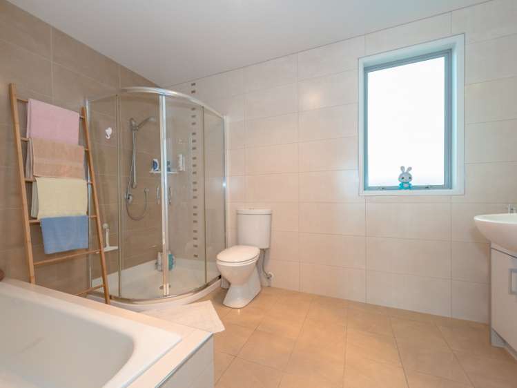 4 Heathfield Avenue Huntington_15