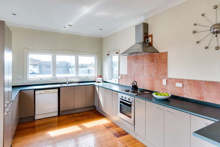 99 Riverbend Road Onekawa_6