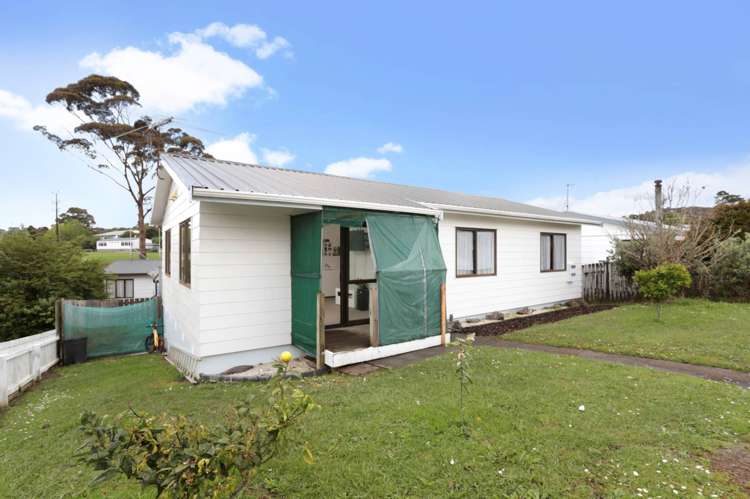 37 Meadowvale Rise Titirangi_22