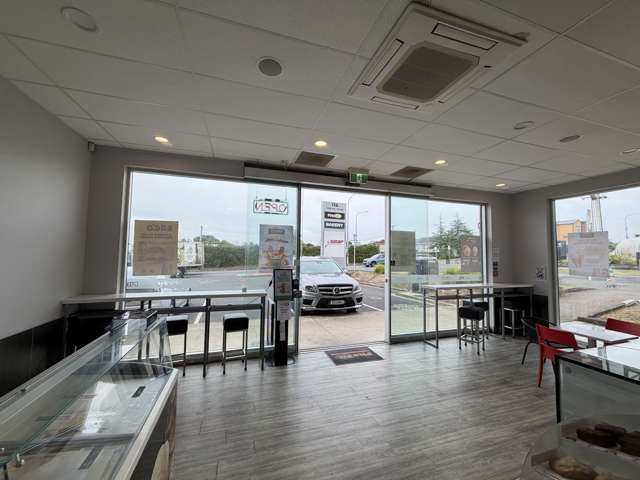 Unit 1/119 Onewa Road Northcote_2