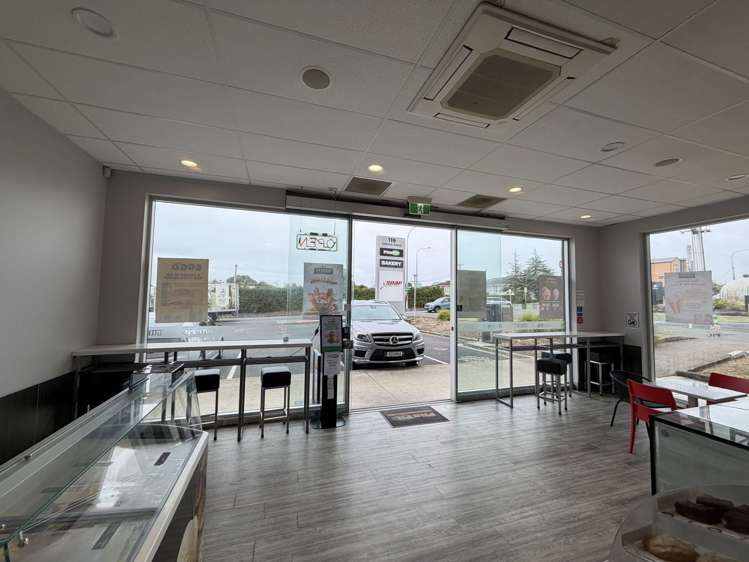 Unit 1/119 Onewa Road Northcote_2