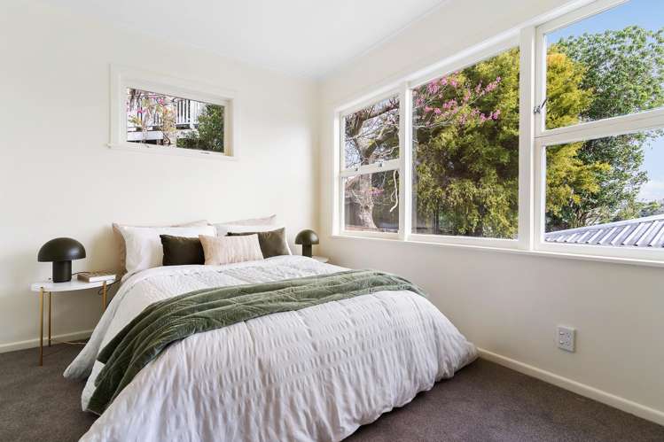 1/1 Nea Place Hillcrest_9