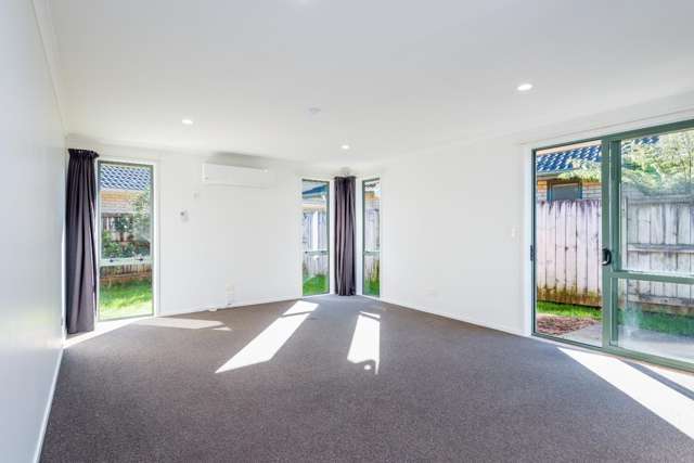 209 Old Farm Road Hamilton East_4