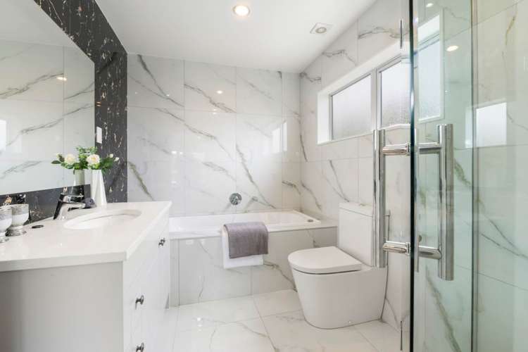 24 Remuremu Street Long Bay_32