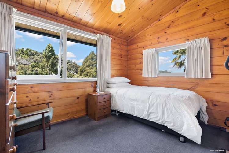 2 Valkyria Place Beach Haven_11