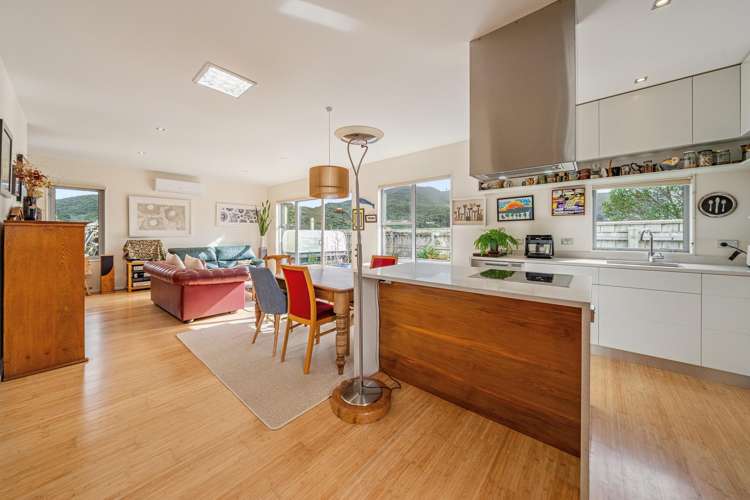 80 Saddleback Grove Karori_4