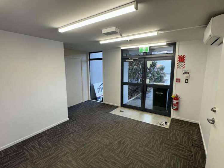 Unit D, 5 Tenahaun Place Wigram_4