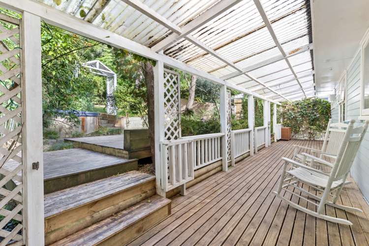 64 Selwyn Crescent Forrest Hill_12