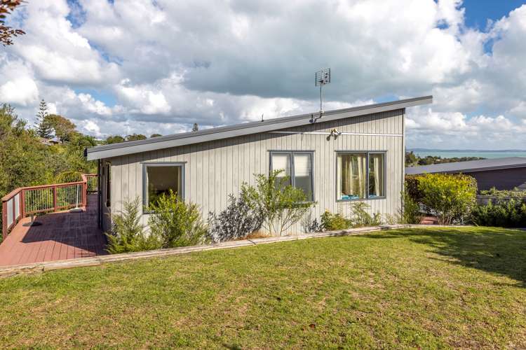 28c Beatty Parade Surfdale_19
