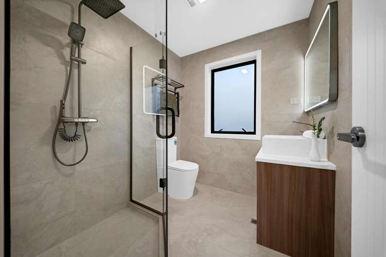 26B HENRIETTE PLACE Totara Park_24