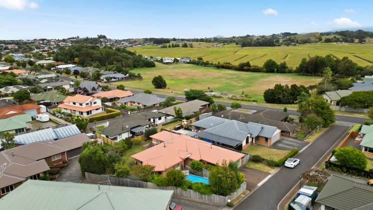 74 Ayrshire Drive Grandview Heights_24