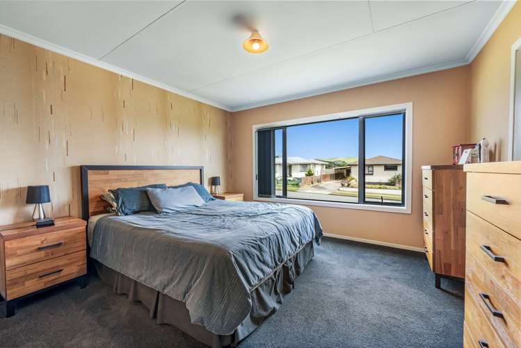 83 Walker Crescent Gore Surrounds_11