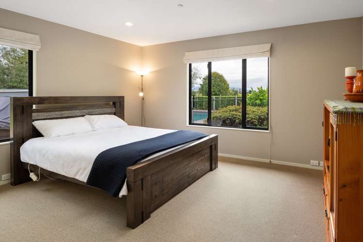 16 Bishell Lane Burleigh_7