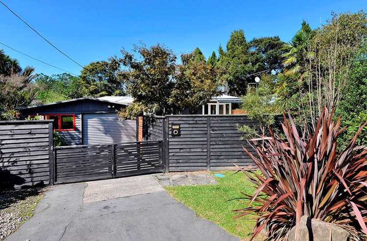 198 Woodlands Park Road Titirangi_15