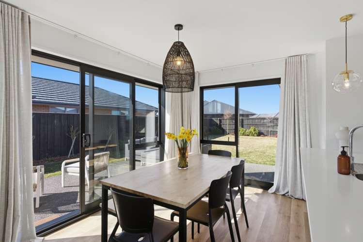 10 Helicon Street_5