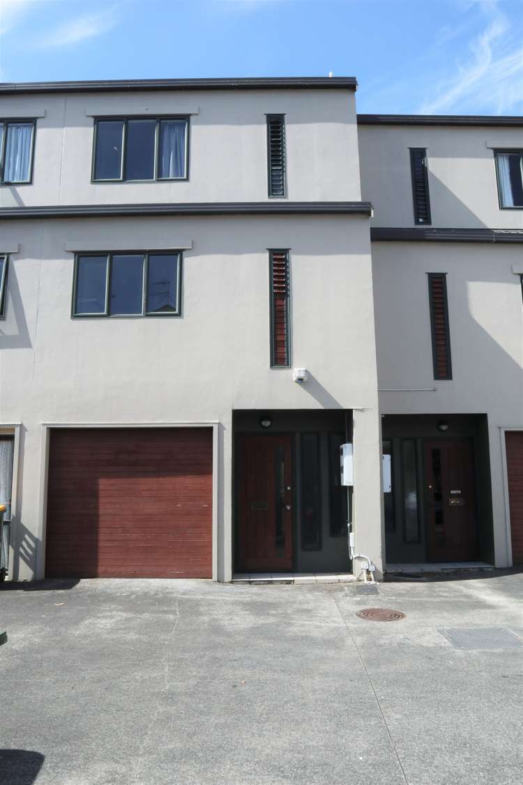 2/12 Ambrico Place New Lynn_9