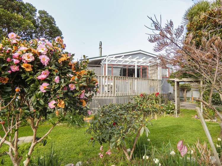 5 Te Whena Street Otaki Beach_25
