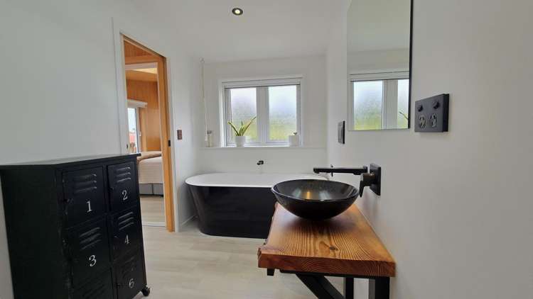 11 The Strand Okarito_13