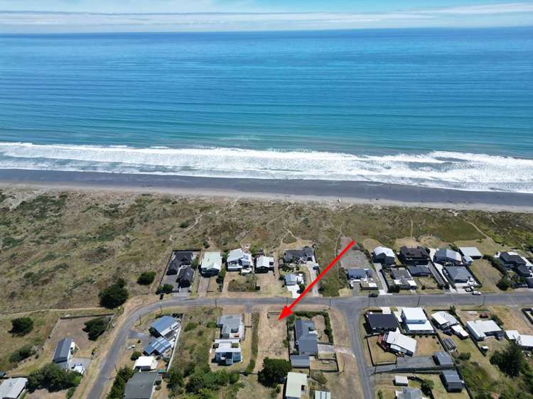 33 Marine Parade Foxton Beach_2