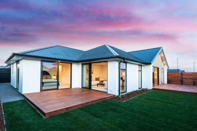 42 Frederick Busch Crescent_1