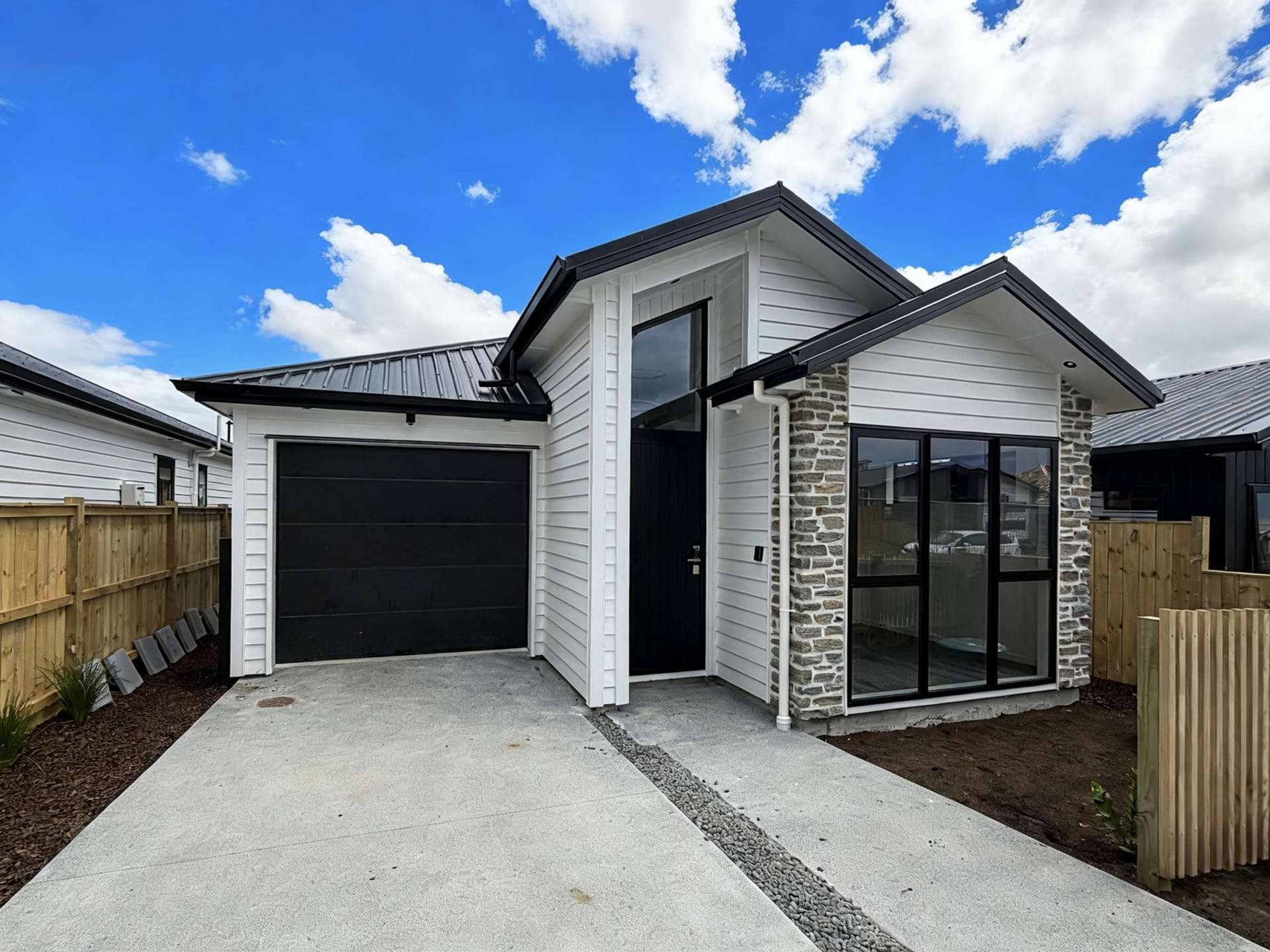 386 Te Taruna Drive Milldale_0