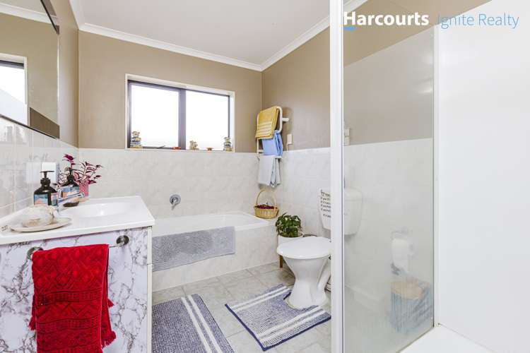 48 Robert Ross Place Clendon Park_12