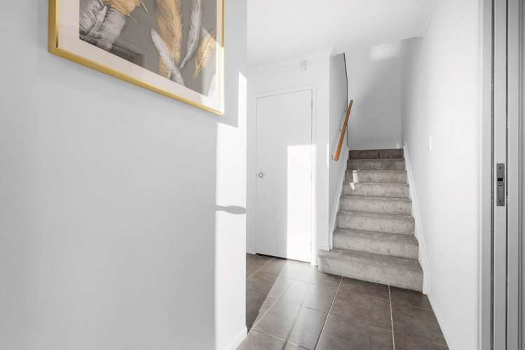 86 Fields Parade Oteha_20