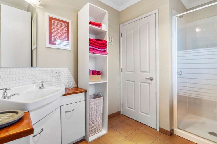 33a Clark Road Pahurehure_15