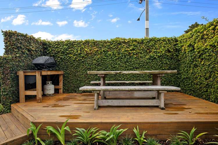 1 Hall Road Matua_10