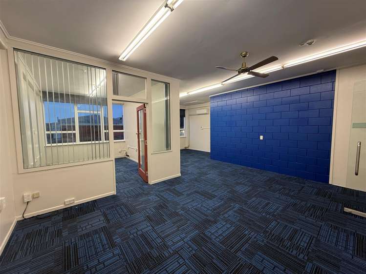 Level 1, Front, 13 Hartham Place North Porirua_1