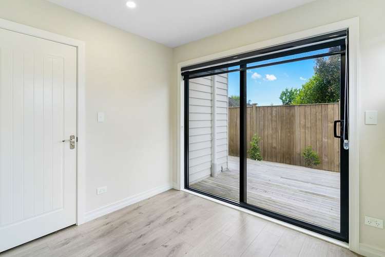1/8 Knight Avenue Mount Albert_13