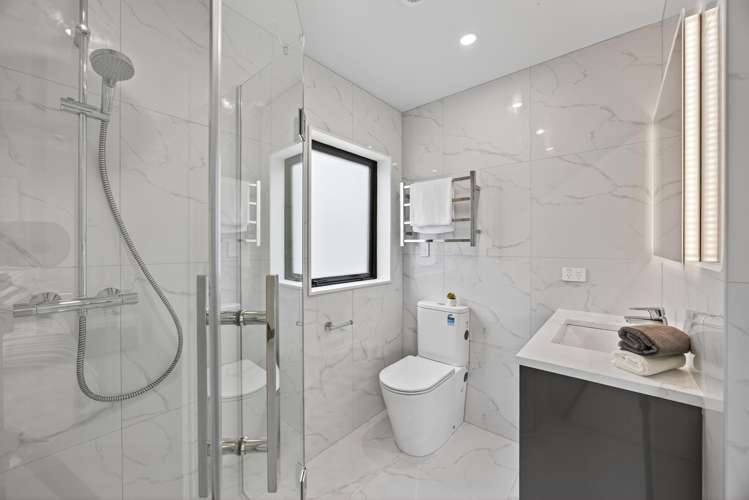 2 Ballyalton Crescent Flat Bush_30